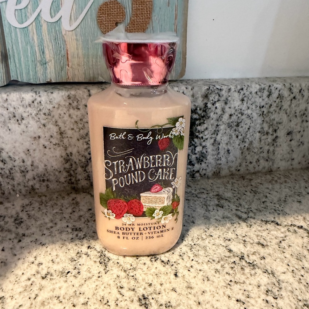 Bath & Body Works Strawberry Pound Cake Body Lotion - Pink & Gold Cap